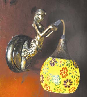 五彩美人魚(yú)壁燈 糅合光與古典（圖）