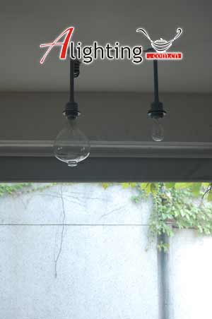 崔華峰簡(jiǎn)約的燈象征著東方文化(圖)