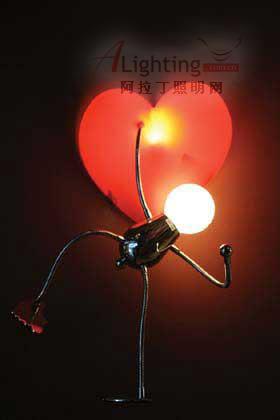 人形壁燈 淘氣可愛的燈天使(圖)