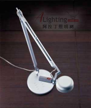 經(jīng)典臺(tái)燈設(shè)計(jì) 優(yōu)雅機(jī)械風(fēng)格(圖)