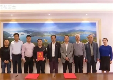 閩旋科技‖捐贈(zèng)100萬(wàn)元，助力教育發(fā)展，踐行社會(huì)責(zé)任使命